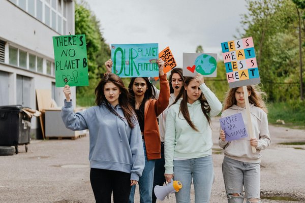 Pourquoi utiliser un saturateur écologique pour l'entretien du bardage bois ?